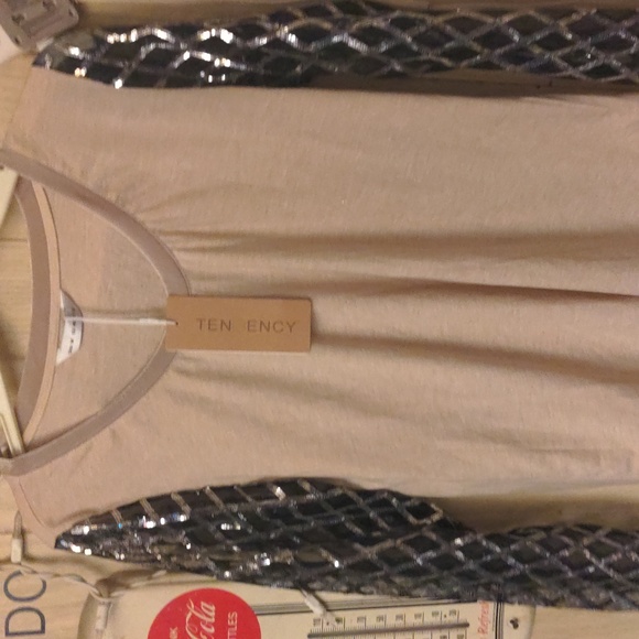 Tendency NWT Medium Unique Sparkly long sleeve shirt sheer sleeves - Picture 14 of 16